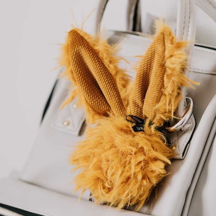 Fluffy Keychain Bunny – Honey