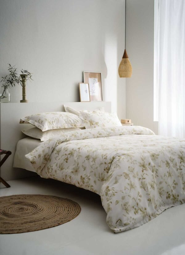 Rebecca Σετ Σεντόνια στρωμένα σε κρεβάτι με φλοράλ σχέδιο
