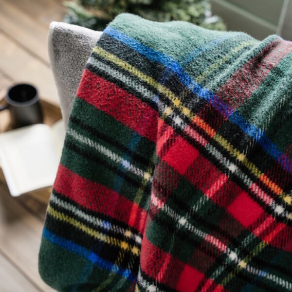 Soleil Χριστουγεννιάτικη Κουβέρτα Καναπέ απλωμένη σε καναπέ με μαξιλάρια