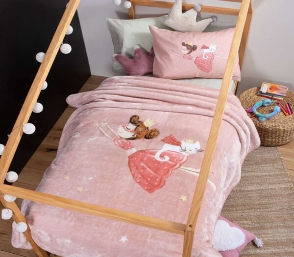 Princess At Home Παιδική Κουβέρτα στρωμένη σε κρεβάτι